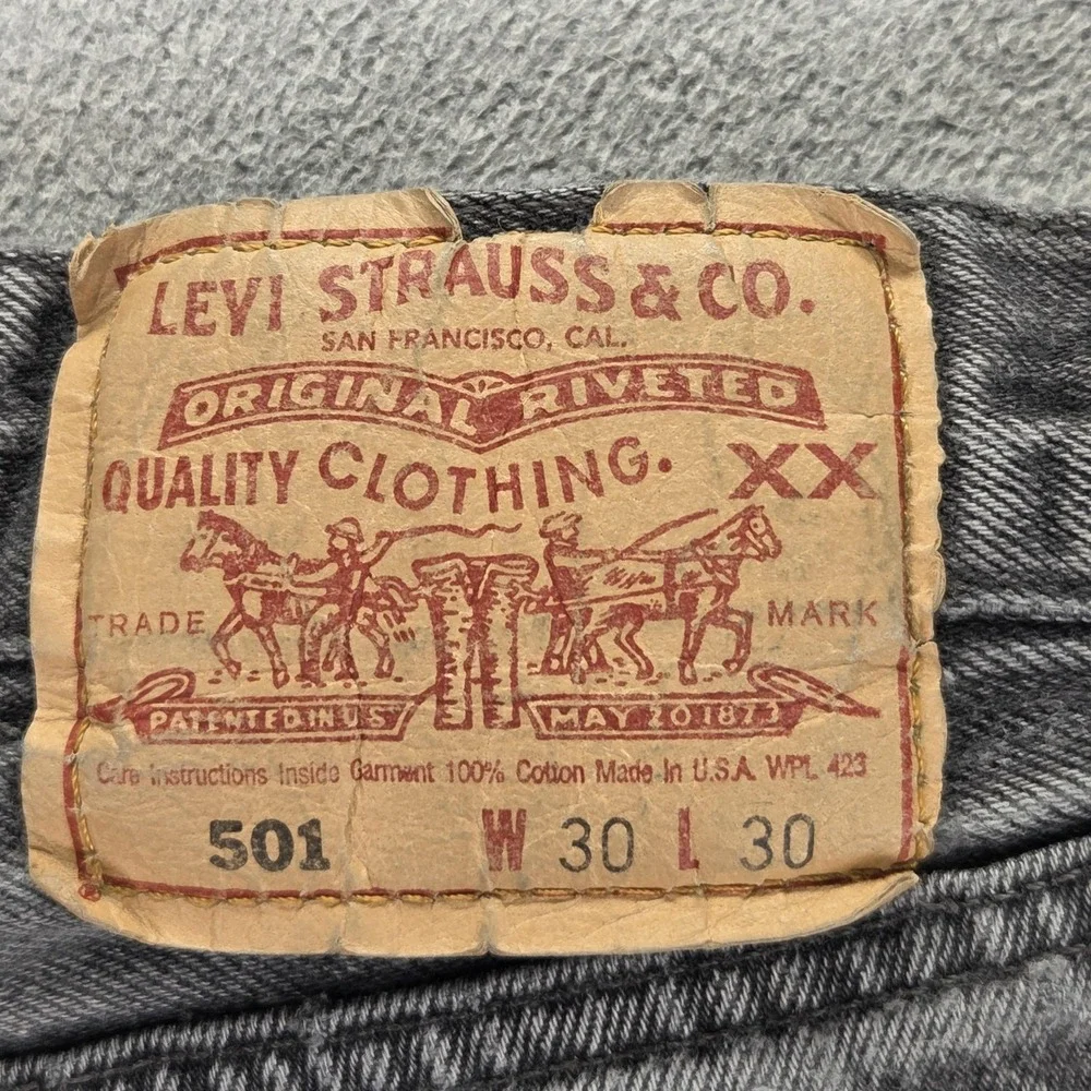 Vintage Levis 501‎ Jeans Mens Black Charcoal Wash Button Fly Made USA Fits 26x30